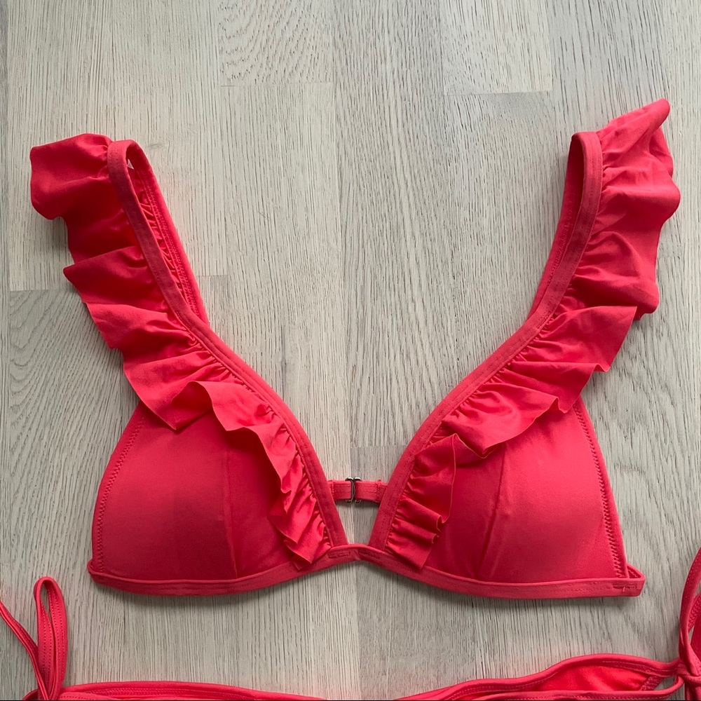 H&M Ruffle Bikini - Picture 2 of 9